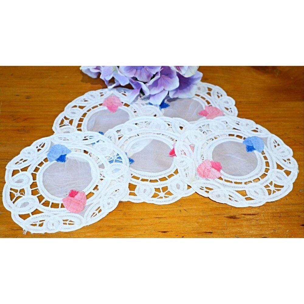 5 Doilies Doily Applique Tulips Vintage Doilies  V11